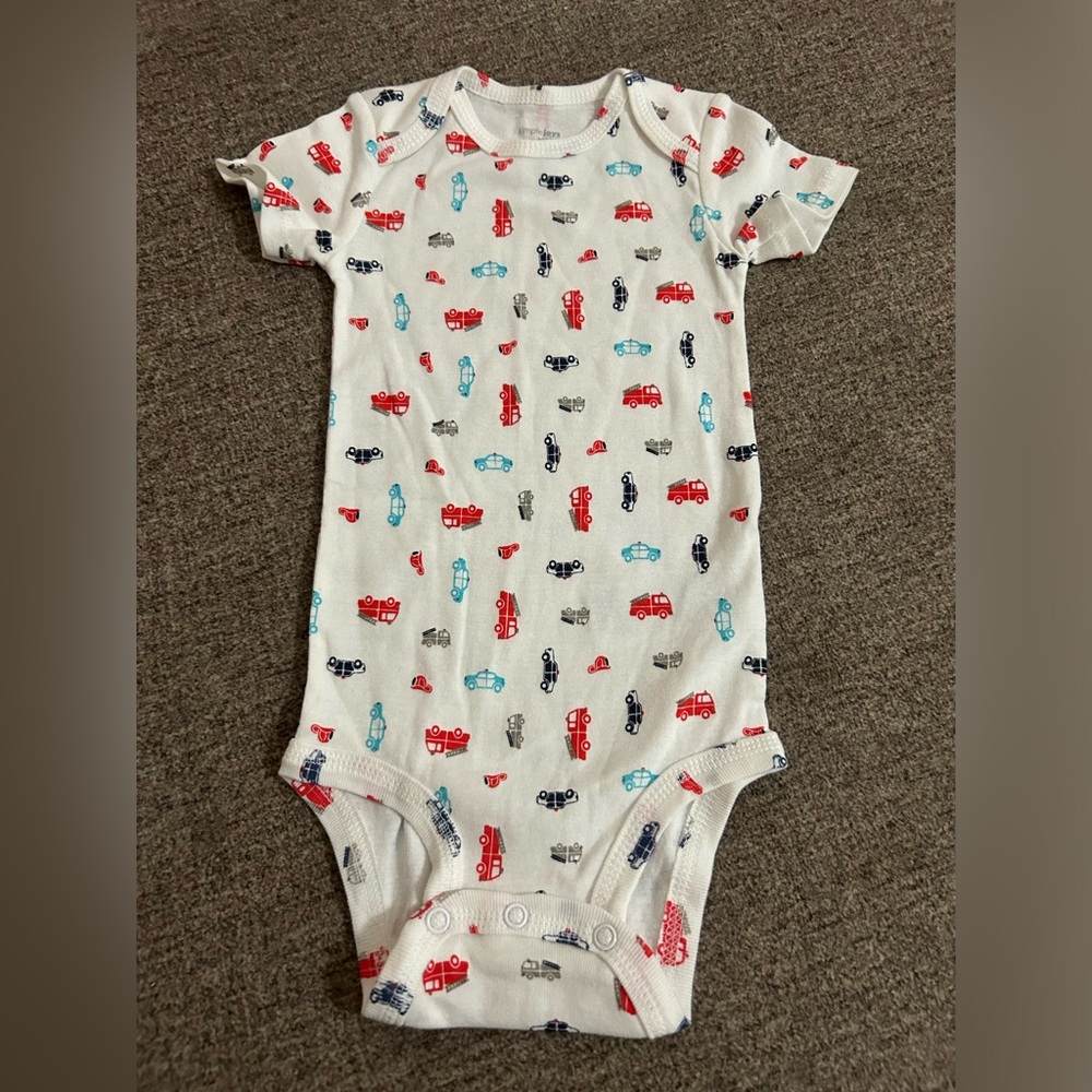 🌺 Adorable White Baby Onesie with Colorful Emergency Vehicle Print! Boy size 12M
